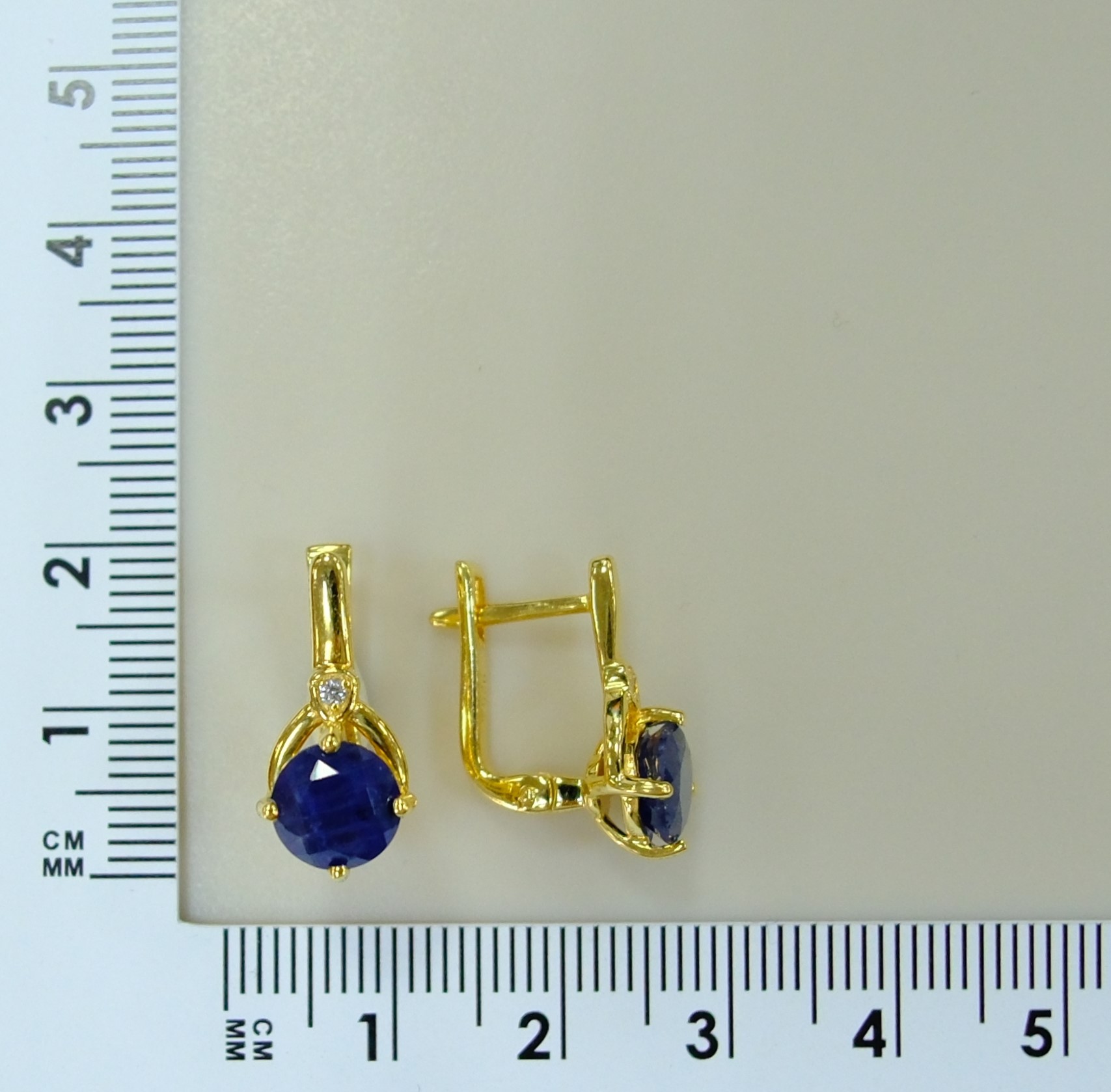 Серебряные серьги с сапфирами